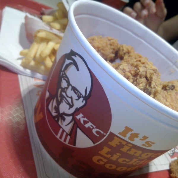 5/7/2015에 Alyssa d.님이 KFC에서 찍은 사진