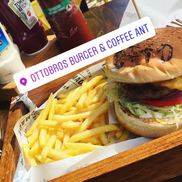 10/4/2017 tarihinde Hasan T.ziyaretçi tarafından OTTOBROS Burger &amp; Coffee ANT'de çekilen fotoğraf