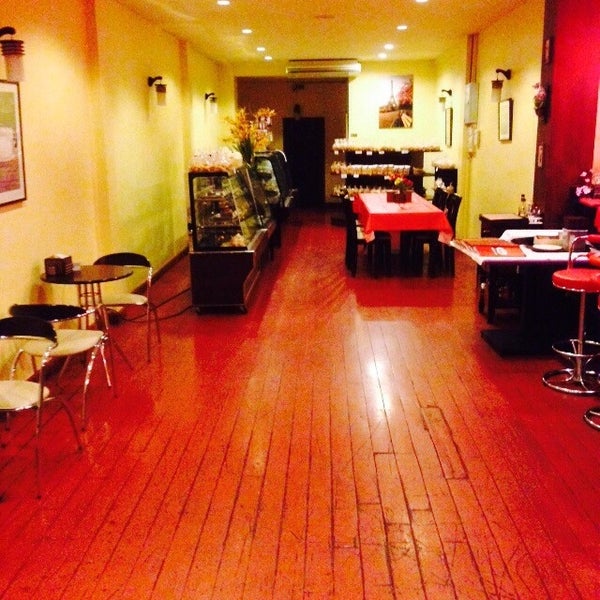รูปภาพถ่ายที่ Peppers Restaurant &amp; Bakery โดย Peppers Restaurant &amp; Bakery เมื่อ 7/31/2014