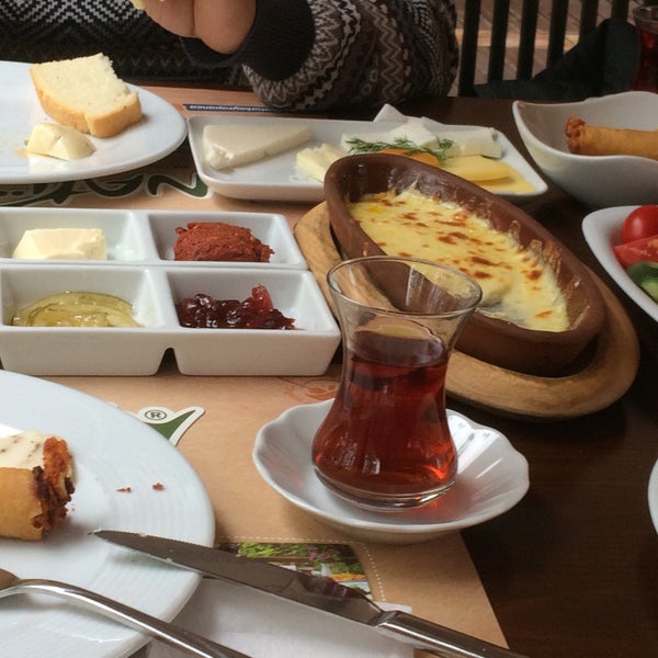 รูปภาพถ่ายที่ Natürköy โดย Eren Y. เมื่อ 10/30/2016