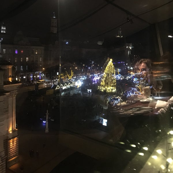 Foto scattata a Panorama Restaurant da Mine K. il 12/30/2017