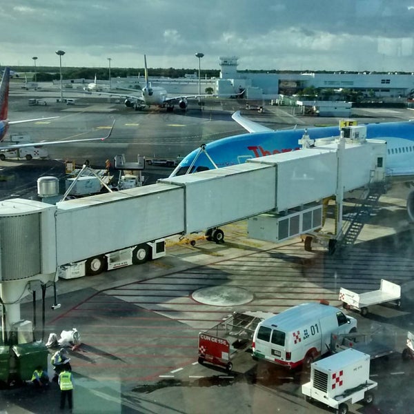 10/26/2015 tarihinde Evel V.ziyaretçi tarafından Cancún Uluslararası Havalimanı (CUN)'de çekilen fotoğraf