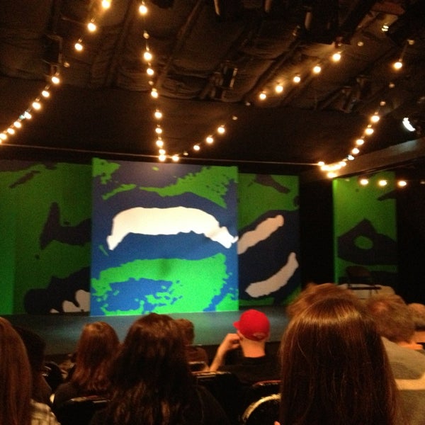 รูปภาพถ่ายที่ Theatre 99 โดย Dave W. เมื่อ 3/20/2013
