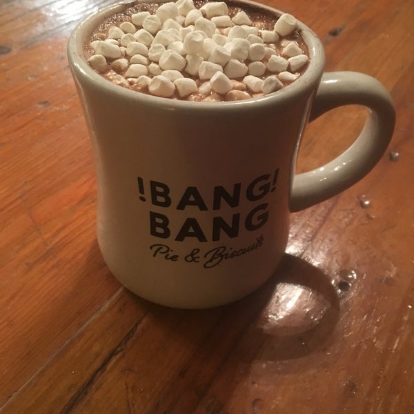 12/21/2018 tarihinde Liz P.ziyaretçi tarafından Bang Bang Pie Shop'de çekilen fotoğraf
