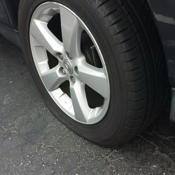 America's Tire Huntington Beach'da Automotive Repair Shop