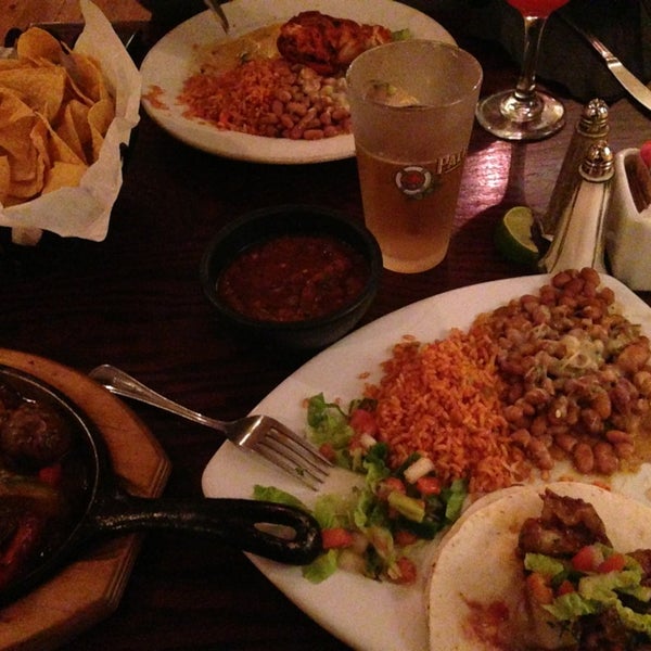 Das Foto wurde bei Antonio&#39;s A Taste Of Mexico von George W. am 2/24/2013 aufgenommen