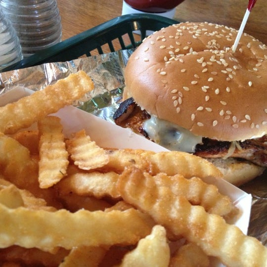 Photo taken at MoJoe&#39;s Burger Joint by Jamil S. on 6/14/2013