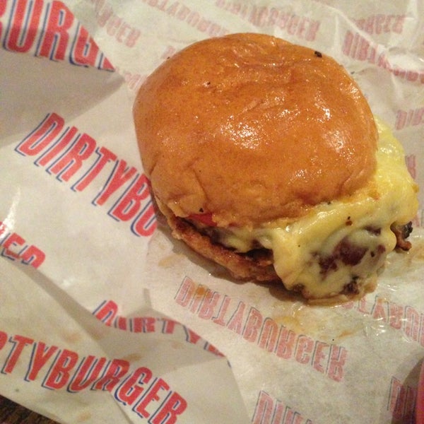 Снимок сделан в Dirty Burger пользователем Mandy ✨. 7/26/2013