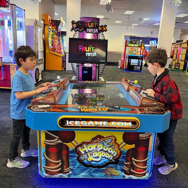 Chuck E Cheese Games 2022