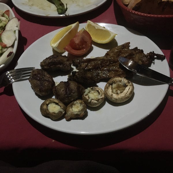 Foto diambil di Yeşil Çiftlik Restaurant oleh Derya pada 6/29/2020