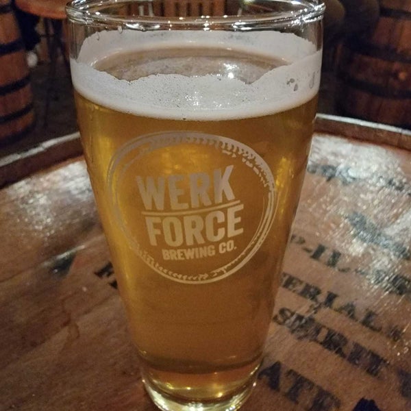 Foto diambil di Werk Force Brewing Co. oleh Ken G. pada 10/29/2022
