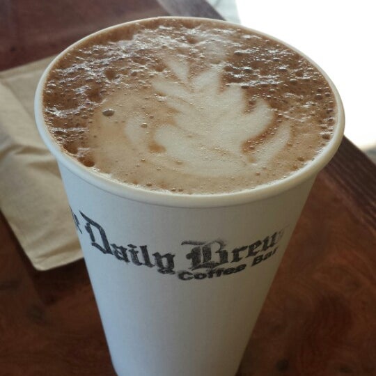 รูปภาพถ่ายที่ The Daily Brew Coffee Bar โดย Anthony L. เมื่อ 11/5/2013