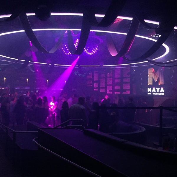 Photo prise au Māyā Day + Nightclub par Lena K. le11/13/2016