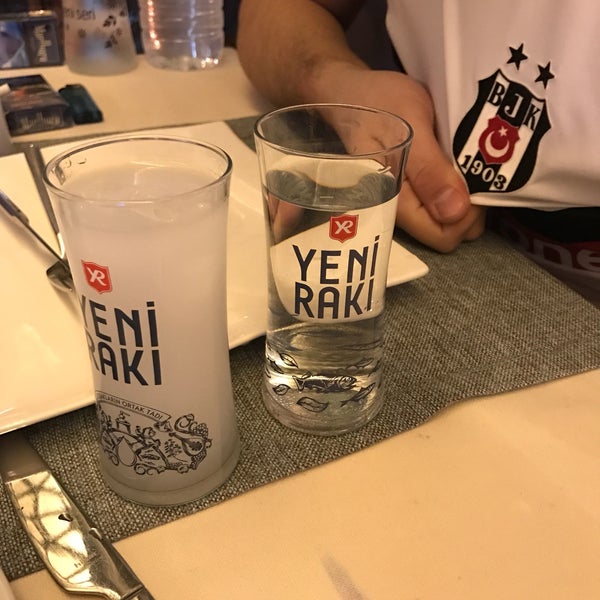 Das Foto wurde bei Ziyaret Restaurant &amp; Ocakbaşı von Murat R. am 3/16/2017 aufgenommen