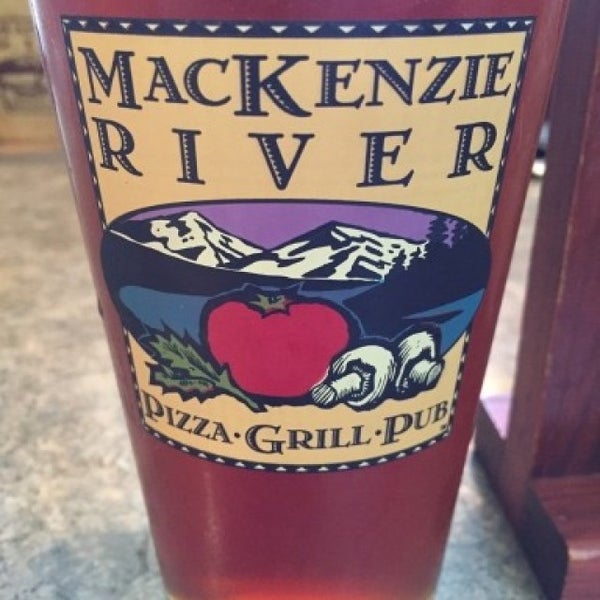 2/21/2016 tarihinde Pete B.ziyaretçi tarafından MacKenzie River Pizza, Grill &amp; Pub'de çekilen fotoğraf