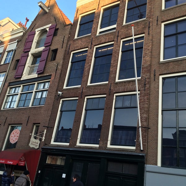 รูปภาพถ่ายที่ Anne Frank House โดย Karen V. เมื่อ 4/5/2015