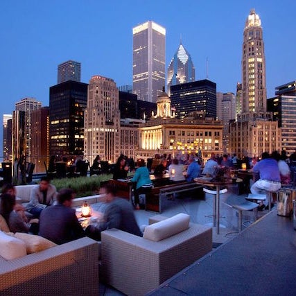 Attached to the Loews in Streeterville, Streeterville Social is the largest rooftop bar/restaurant/lounge in the city. It's got a full food menu, cocktails and a "game lawn."