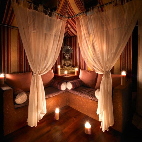 The massages here are top notch but Allyu offers a full range of amenities including mani-pedis, waxing and threadings, reflexology and chakra balancing, saunas and shower rooms.