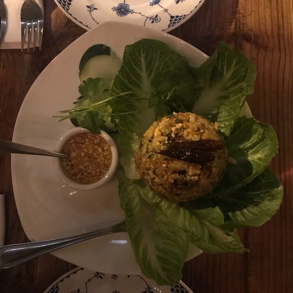 4/7/2018 tarihinde Intrepid T.ziyaretçi tarafından Bida Manda Laotian Restaurant and Bar'de çekilen fotoğraf