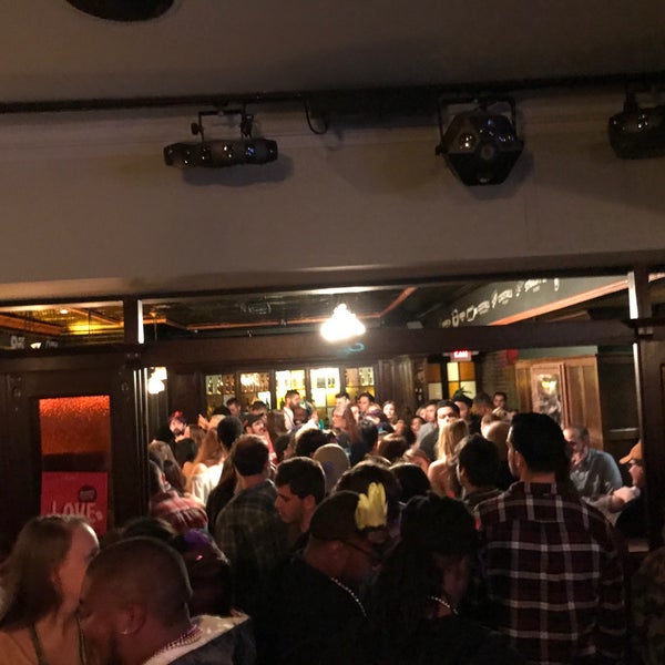 Photo taken at Rí Rá Irish Pub by Intrepid T. on 2/11/2018