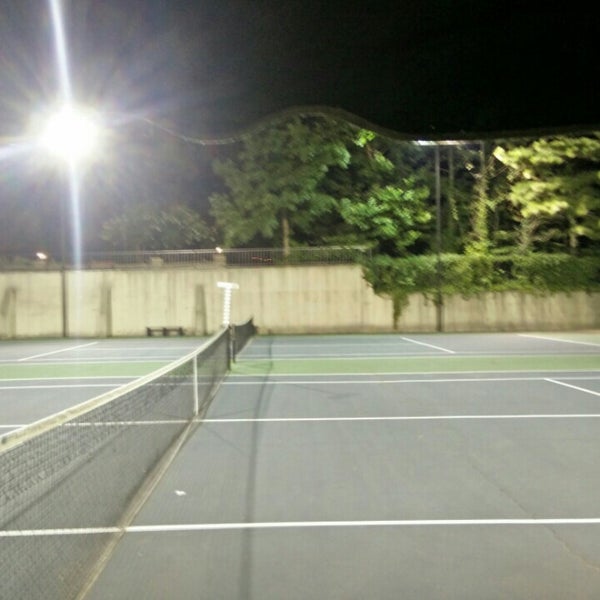 Tennis Court Лорд