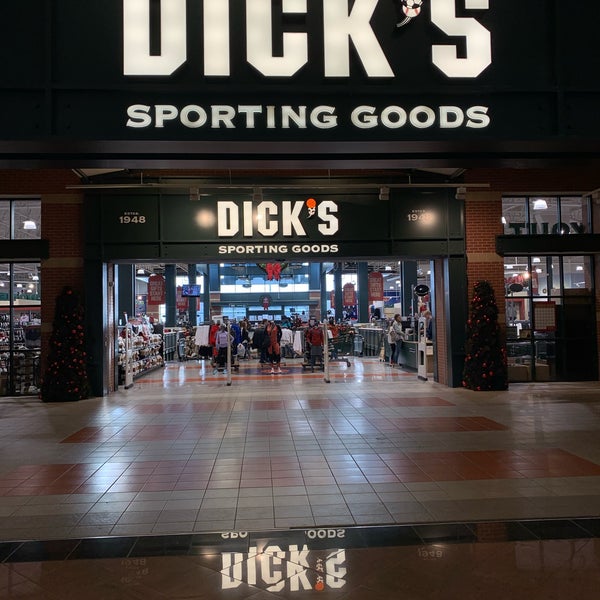 DICK'S Sporting Goods (Now Closed) 179 Pavillion Drive