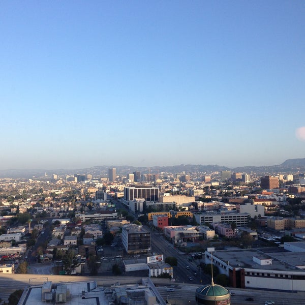 4/26/2013 tarihinde Allison O.ziyaretçi tarafından The Ritz-Carlton, Los Angeles'de çekilen fotoğraf