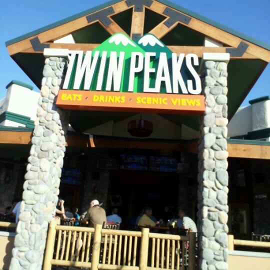 Photo prise au Twin Peaks par Antonio V. le4/26/2013