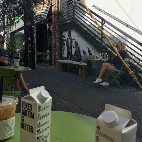 6/10/2016にFiona D.がAlfred Coffee In The Alleyで撮った写真