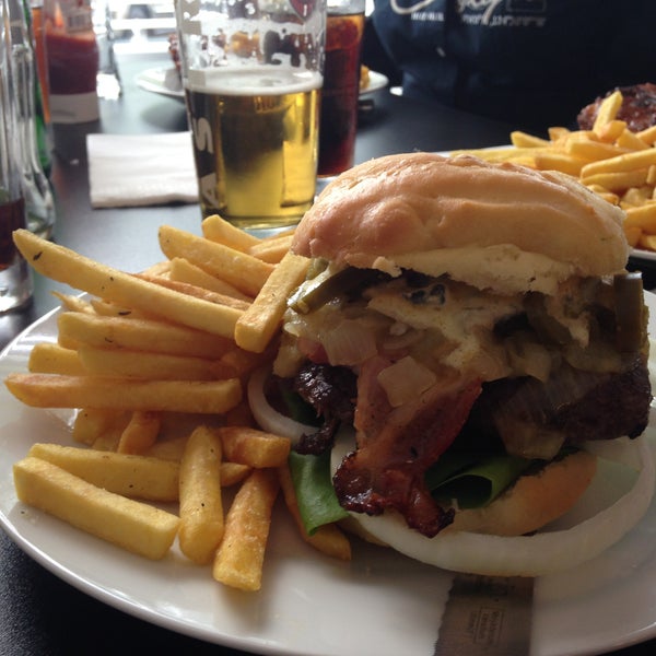 Hammer Burger Olivia´s Diner in Dortmund.Alles hausgemacht in dem Diner!