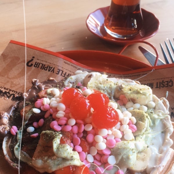 รูปภาพถ่ายที่ Abbas Waffle โดย Nazlı G. เมื่อ 9/19/2021