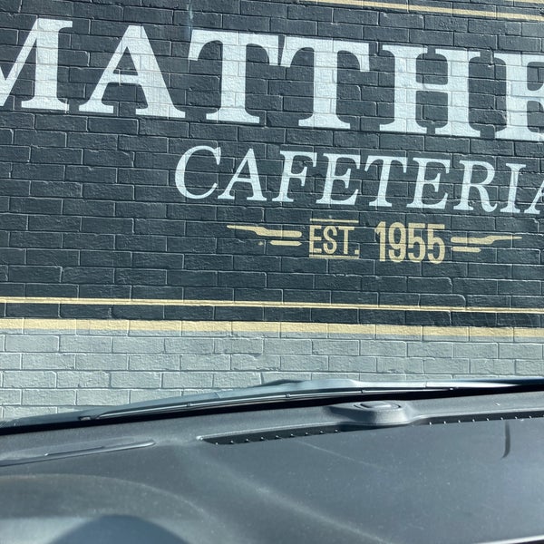 รูปภาพถ่ายที่ Matthews Cafeteria โดย John P. เมื่อ 6/23/2022