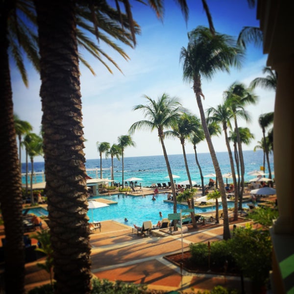 Foto diambil di Curaçao Marriott Beach Resort &amp; Emerald Casino oleh Rachel F. pada 2/10/2015