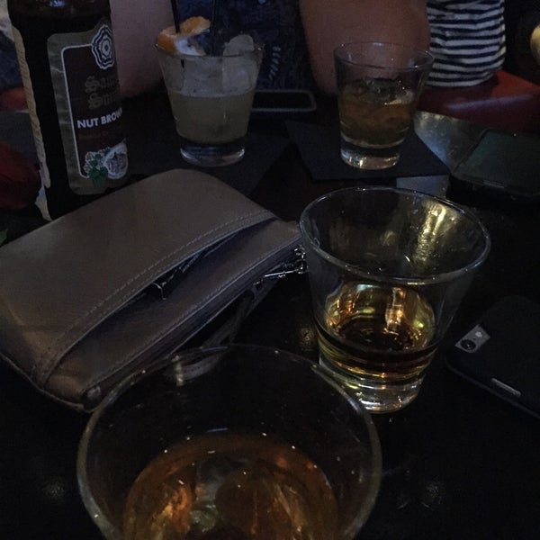 รูปภาพถ่ายที่ Sidebar at Whiskey Row โดย Chad G. เมื่อ 5/10/2015