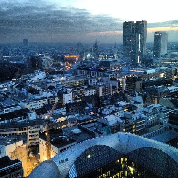 2/17/2014 tarihinde Douglas H.ziyaretçi tarafından Innside Frankfurt Eurotheum'de çekilen fotoğraf