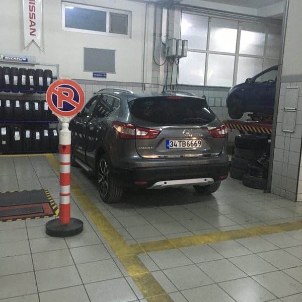 Photo taken at Hyundai/Nissan Dealer by V E Y S E L on 6/11/2016