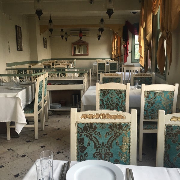 รูปภาพถ่ายที่ Fener Köşkü Restaurant โดย Sel T. เมื่อ 5/2/2016