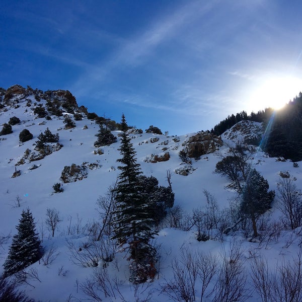 2/19/2016 tarihinde Jasmine W.ziyaretçi tarafından Powder Mountain'de çekilen fotoğraf