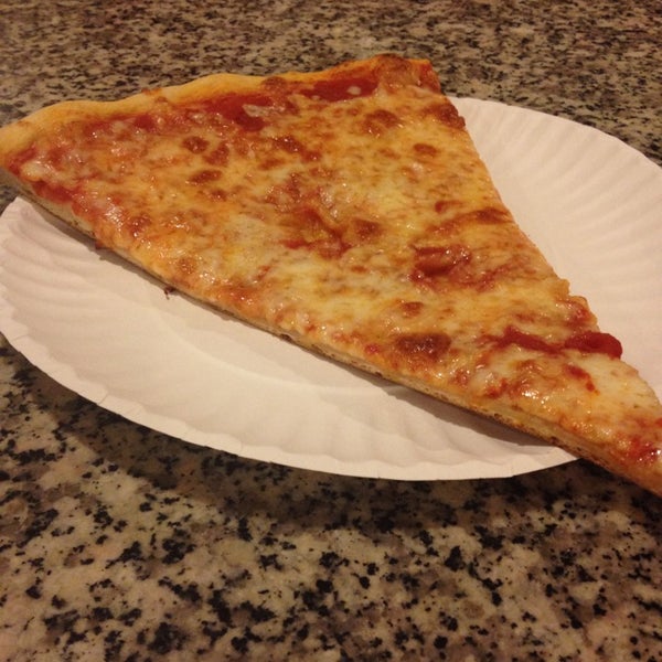 Das Foto wurde bei San Marco Pizzeria von Jasmine W. am 2/1/2014 aufgenommen
