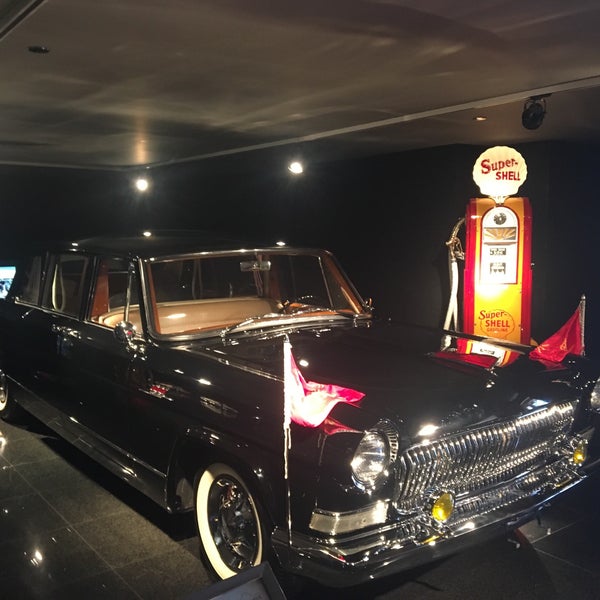 Das Foto wurde bei Blackhawk Automotive Museum von 俊 陳. am 7/6/2017 aufgenommen