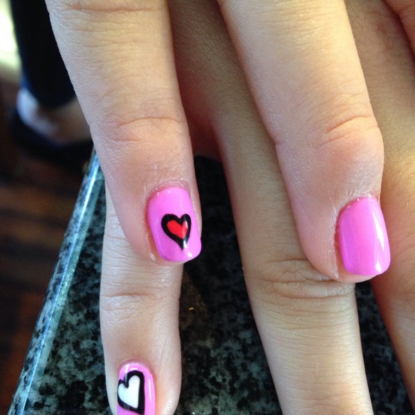 Red 6 Nails Nail Salon in Northbrook