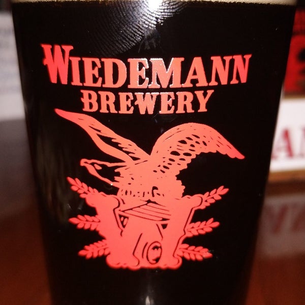 Photo prise au Wiedemann Brewery par Ernie S. le11/2/2019