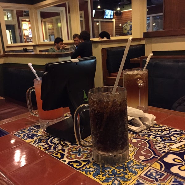 Photo taken at Chili&#39;s Grill &amp; Bar by Omaritta on 3/23/2015