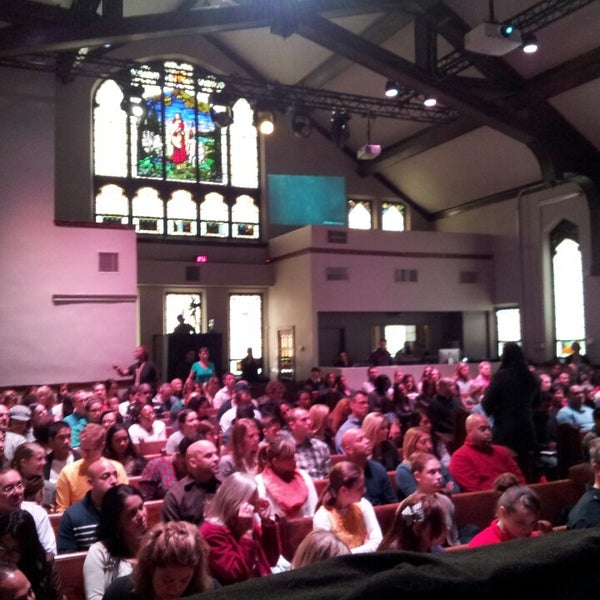 Foto tirada no(a) Chicago Tabernacle por David F. em 9/14/2014