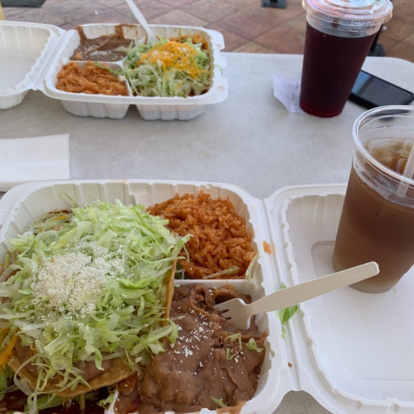 Foto diambil di Roberto&#39;s Mexican Food oleh Kara L. pada 7/20/2021