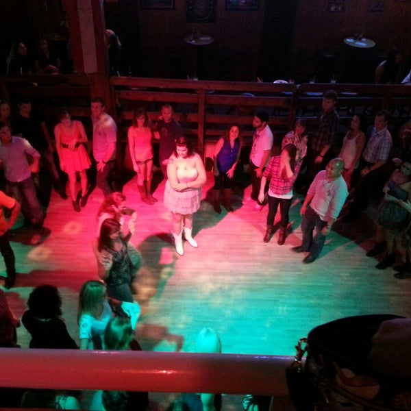 Foto tirada no(a) In Cahoots Dance Hall &amp; Saloon por dee l. em 6/20/2013