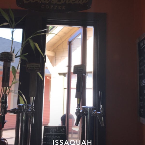 Das Foto wurde bei Issaquah Coffee Company von Kristin J. am 9/23/2017 aufgenommen