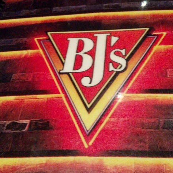 Снимок сделан в BJ&#39;s Restaurant &amp; Brewhouse пользователем Mike N. 2/15/2013