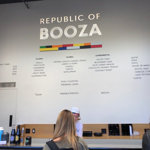 Foto tirada no(a) Republic Of Booza por Kimmy K. em 10/14/2019