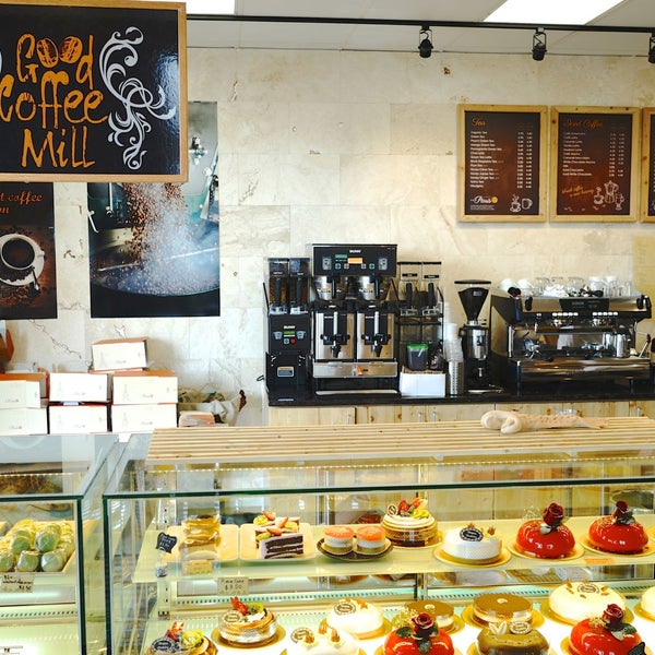 8/7/2014 tarihinde Cafe Paris Coffee &amp; Bakeryziyaretçi tarafından Cafe Paris Coffee &amp; Bakery'de çekilen fotoğraf